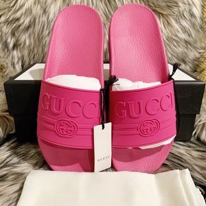 GUCCI Ladies Logo-embossed slides Sz39
